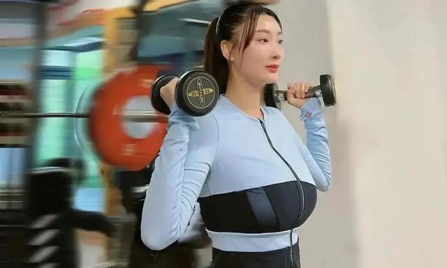 从“性感符号”到运动达人:王李丹妮如何打破偏见活出真我?