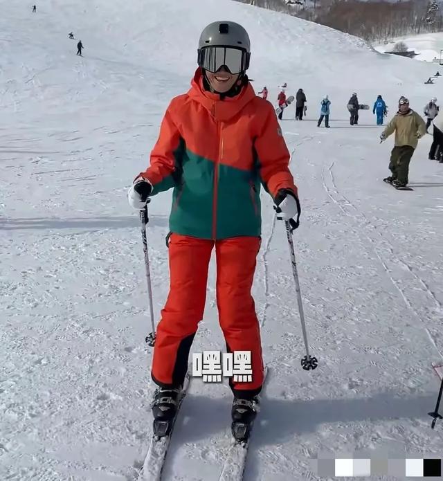 朱丹滑雪之旅,周一围甜蜜相伴,夫妻恩爱如初