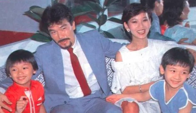 赵雅芝二婚嫁普通人，长子47岁次子44岁，小儿子37岁，让她骄傲