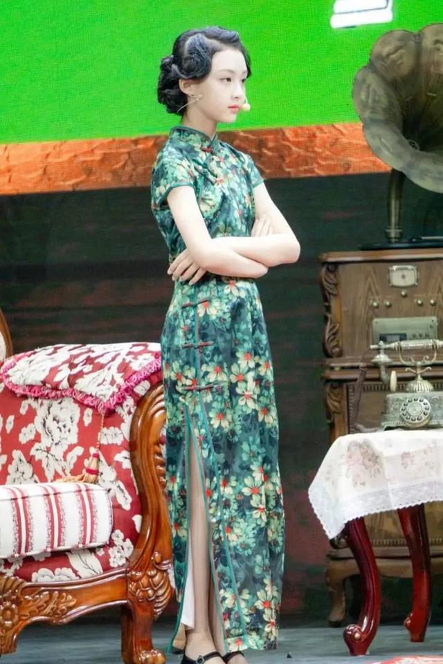 小戏骨版《红楼梦》的林黛玉16岁了！身高173，还已成古偶剧女主