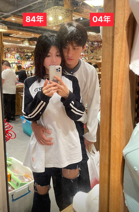 19岁小伙恋上39岁单亲妈妈,将女友宠成宝,还没结婚都怀上二胎了