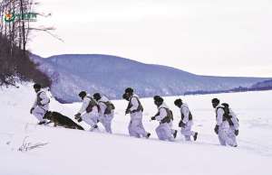 爱的深沉(守礁官兵踏上极寒之地：不一样的巡逻路，一样深沉的爱)