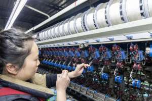 何广(罗甸：赶订单 忙生产 奋力冲刺新年“开门红”)