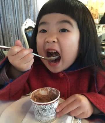 有一种“整容”曹格的女儿长大了，8岁的她长成了这样