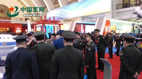 刚走出人民大会堂，就接到98岁堂祖母电话……