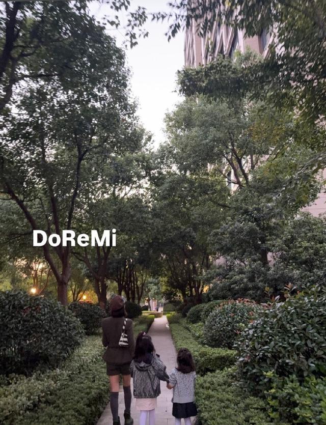 赌王三房前儿媳齐娇状态好,前婆婆独宠两个孙女,过幸福名媛生活