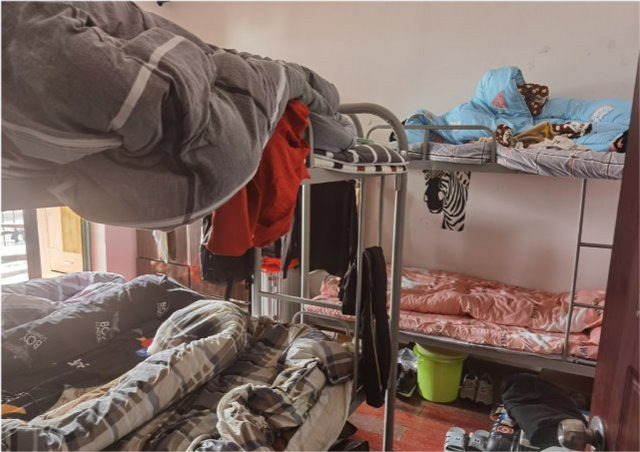 香港“棺材房”——繁荣景象背后的荒芜,网友称:令人窒息