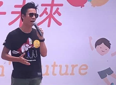 替黄之锋叫屈还说警察“破坏管制”,香港“传媒工作者”夸张言论被批没良心