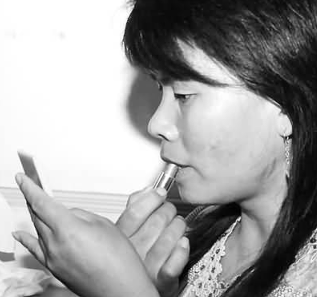 浙江雷晓晨:变性成功后结婚当“妈妈”,如今生活幸福欲回报社会