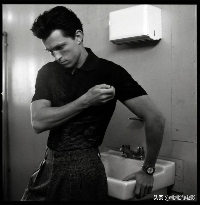 组图：小鲜肉变肌肉男，“蜘蛛侠”汤姆·赫兰德绅士风杂志大片