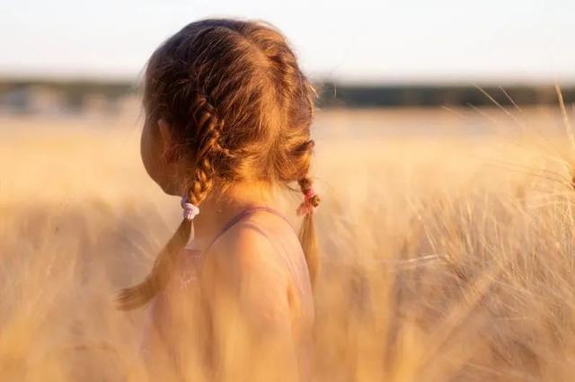 轰动全球的一首短诗：《你的儿女，其实不是你的！》