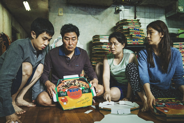 《寄生虫》：一部叩击时代的黑色寓言，如何引领未来电影创作潮流