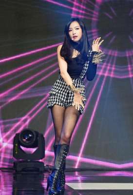 周晓凡(青岛11位美女明星，宋茜、范冰冰领衔，你最喜欢哪一位？)