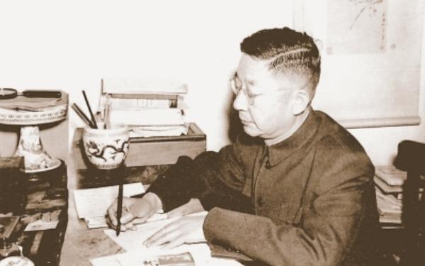 老舍与京戏结缘：听戏、唱戏、写戏，还点戏，得戏之神韵