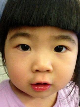 有一种“整容”曹格的女儿长大了，8岁的她长成了这样