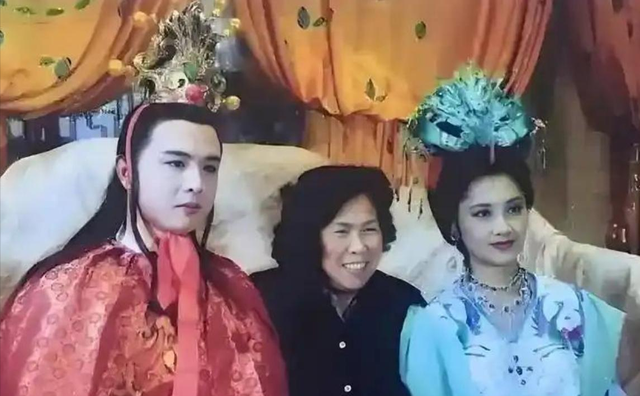 72岁朱琳现身，容貌变化惊为天人，“女儿国国王”果然名不虚传