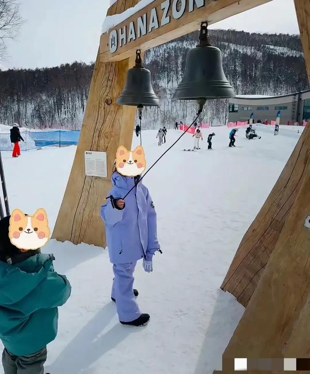 朱丹滑雪之旅,周一围甜蜜相伴,夫妻恩爱如初