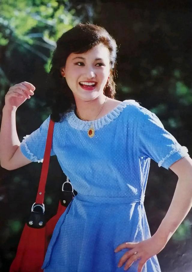 57岁林芳兵近照曝光，越老越有味，不愧最美杨贵妃，已13年未演戏