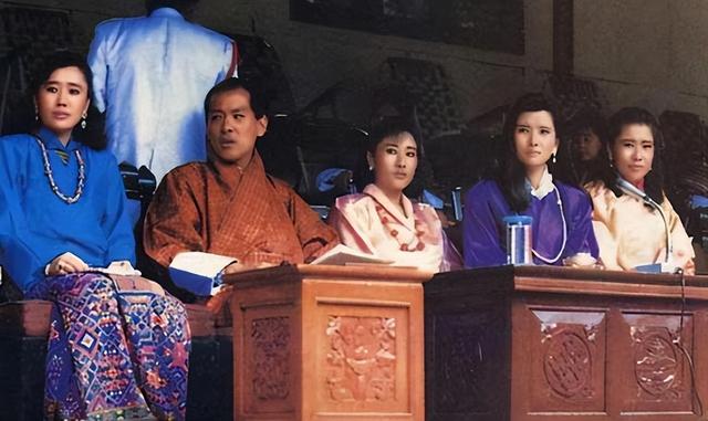 不丹老国王好福气：娶4位亲姐妹为妻，4位王母凤眼迷人比佩玛还美