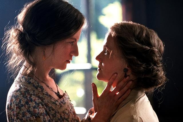 《亲密》：亲密关系的复杂性与挑战