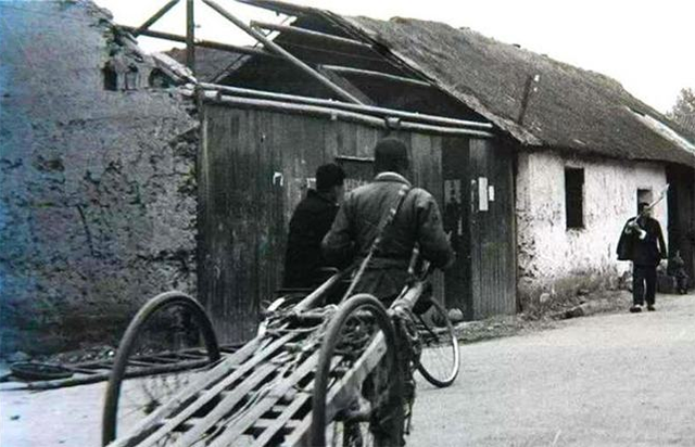 1986年于德水以寻亲代表团长赴日本，最终拒绝挽留回到养父母身边