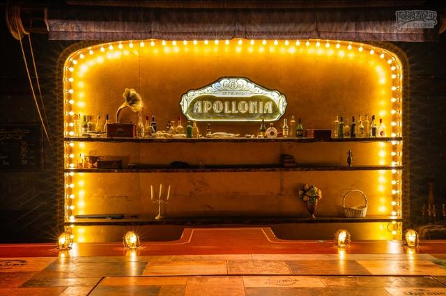 城市即舞台：文化资本、情绪消费与演艺经济