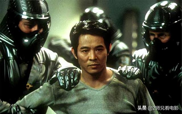 《宇宙追缉令》：杀死平行世界中的自己，你就会获得强大的力量