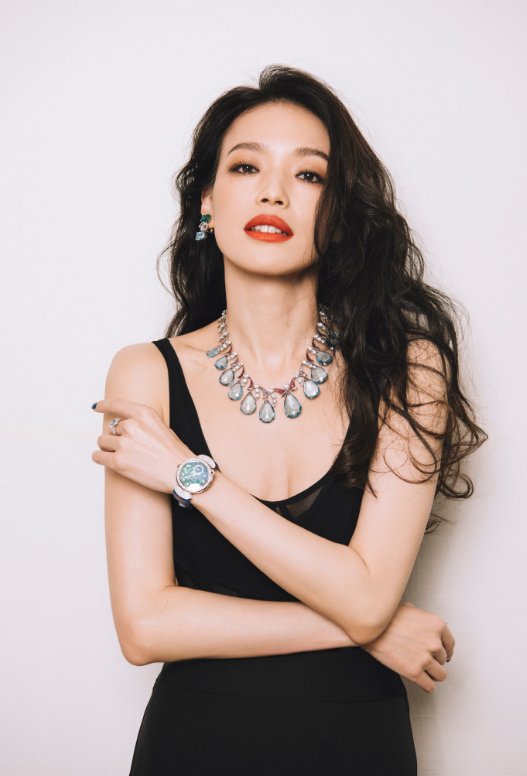 舒淇成名史：19岁全裸写真，20岁一脱成名，性感女神崛起之路