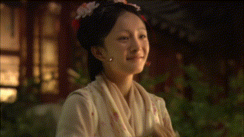 五版晴雯撕扇,有人在撕扇,有人像大小姐,有人像凶婆娘?