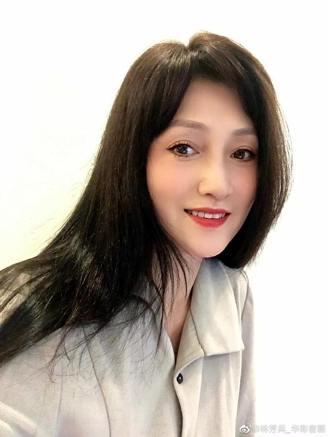 57岁林芳兵近照曝光，越老越有味，不愧最美杨贵妃，已13年未演戏