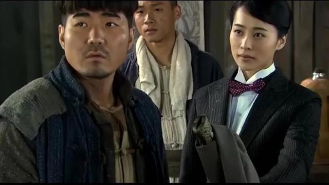 《飞哥大英雄：抗战烽火中的传奇成长》