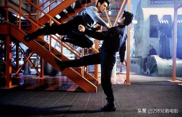 《宇宙追缉令》：杀死平行世界中的自己，你就会获得强大的力量