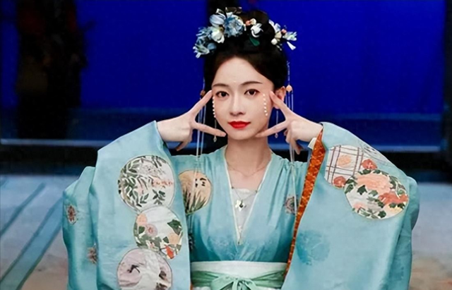 吴谨言挺着孕肚“骑虎难下”：证据越来越多，生怕成为第二个张檬