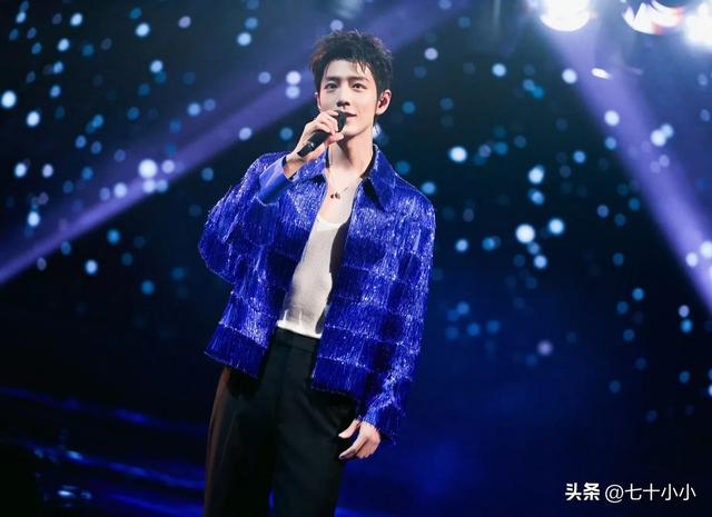 肖战身穿GUCCI定制亮相北京春晚,《灯塔》首秀燃爆了