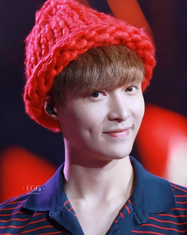 小酒窝长睫毛，是你最美的记号