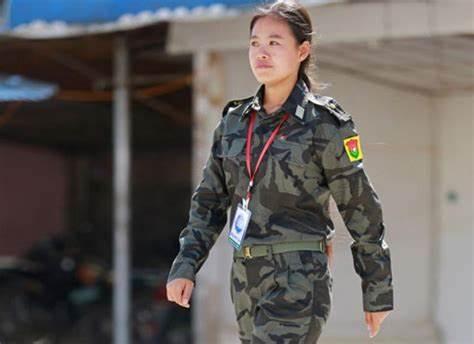 哪个亚洲国家的女兵最妖艳？不要被日本AV女星的征兵广告欺骗了