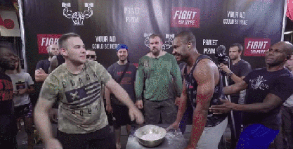 让猛男们“脸红心跳”的多人运动——扇耳光