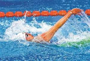 拉后腿(体测拉后腿无缘决赛 游泳名将输给了规则?)