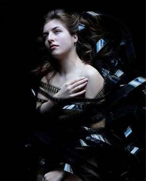 人体艺术张(荷兰女摄影家卡拉的极品新人体艺术，性感、冷艳)