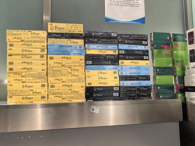 旅客代购2万多支香烟入境被查！海关提醒：烟草制品属于国家限制进境物品