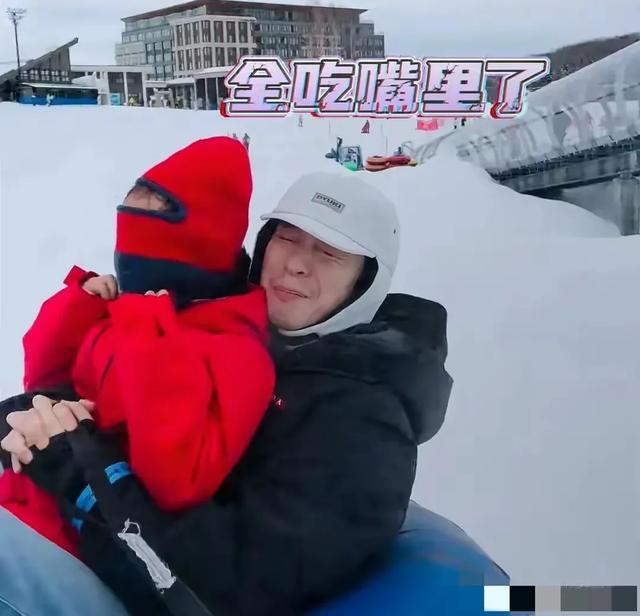 朱丹滑雪之旅,周一围甜蜜相伴,夫妻恩爱如初