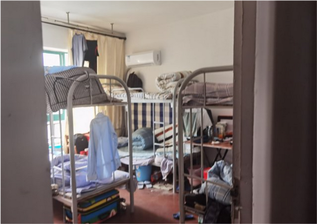 香港“棺材房”——繁荣景象背后的荒芜,网友称:令人窒息