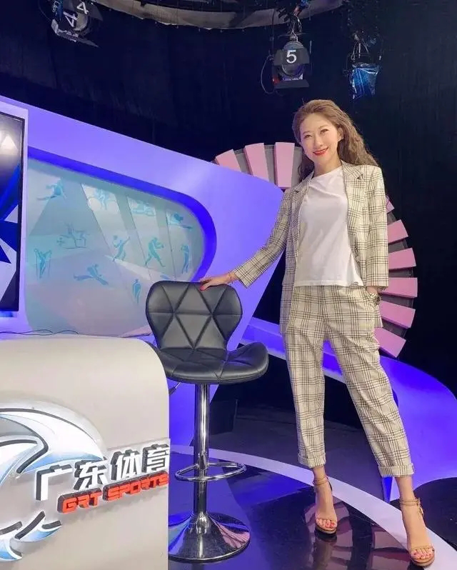 广东体育频道当中的七位大长腿美女主持人,郑怡和赵天都已消失
