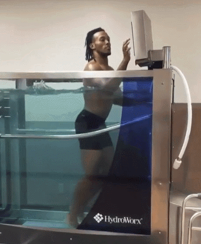 男子因领结婚证当天赖床，被未婚妻点燃裤裆烧伤