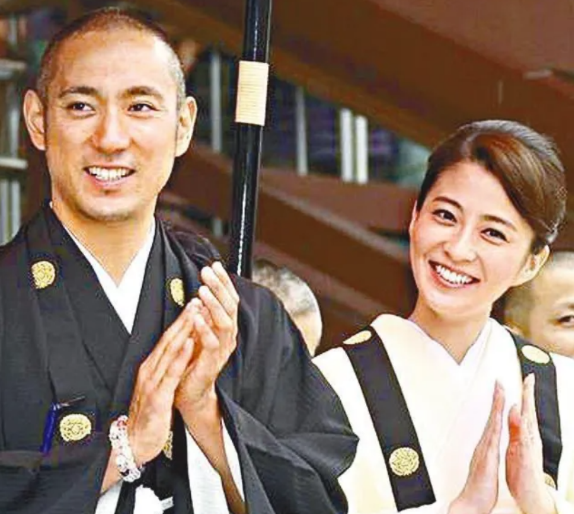 日本主播小林麻央：丈夫偷腥她出面道歉，嫁豪门7年因乳腺癌离世