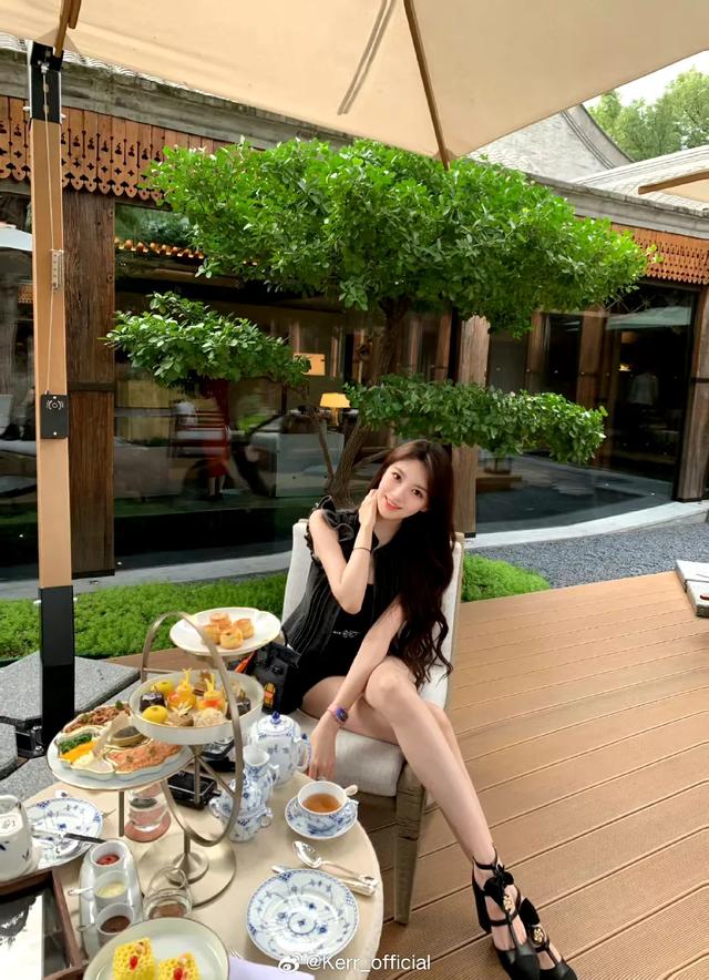 叶珂直播给黄晓明打电话，一分钟说八次爱你，黄教主遇上了心机女