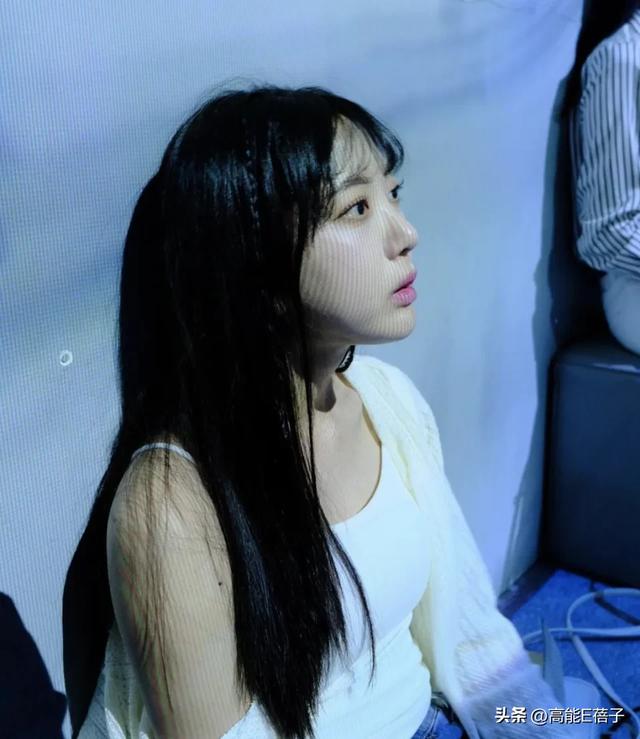 韩美女主播疑遭霸凌轻生留17页遗书，刘在锡节目成导火索？