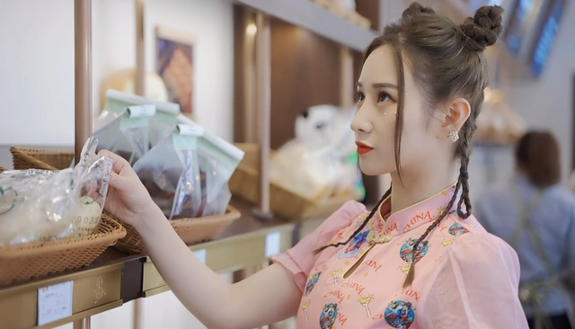 花椒最美主播恩恩白甜有颜有才 用梦照亮人生