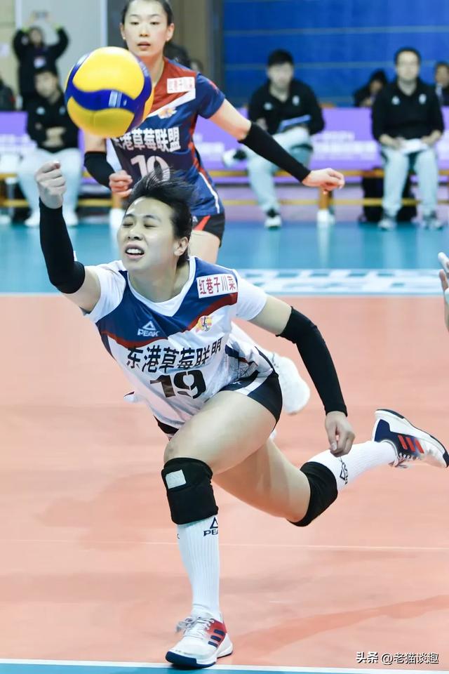19点30分,央视体育频道CCTV5直播:辽宁东港和上海光明女排赛!