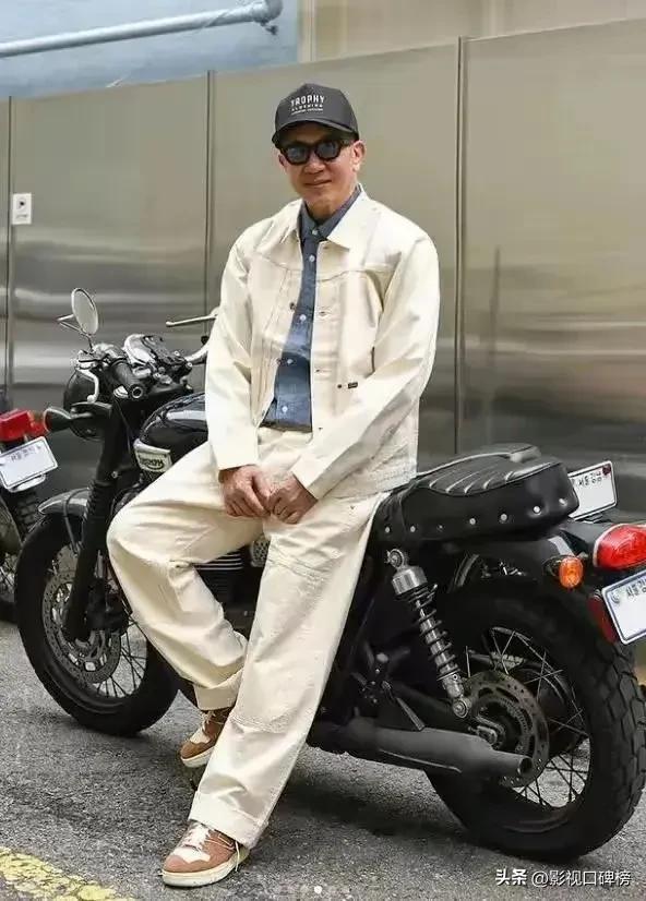 有博主称大S投资妹妹的节目引发热议,对具俊晔爱的好卑微